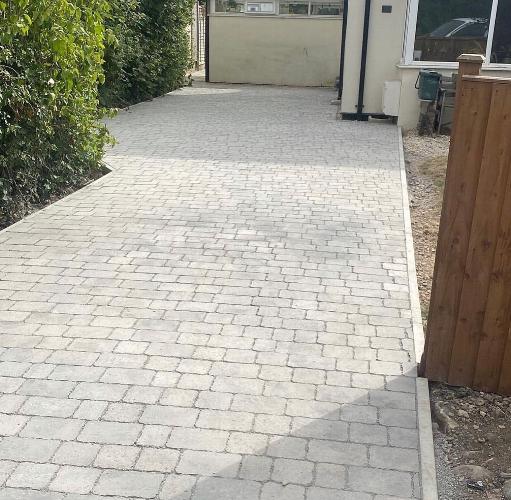 Exploring the Benefits of Block Paving for Your Outdoor Spaces The benefits of block paving, and where it can be used: outdoor applications, residential driveways, commercial walkways, patios, and garden paths.